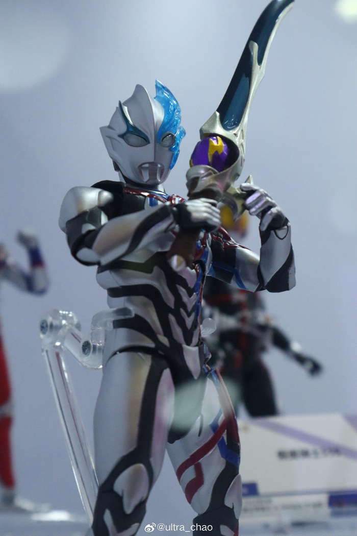 万代魂 shf 布莱泽奥特曼&切尔索奈矿石剑