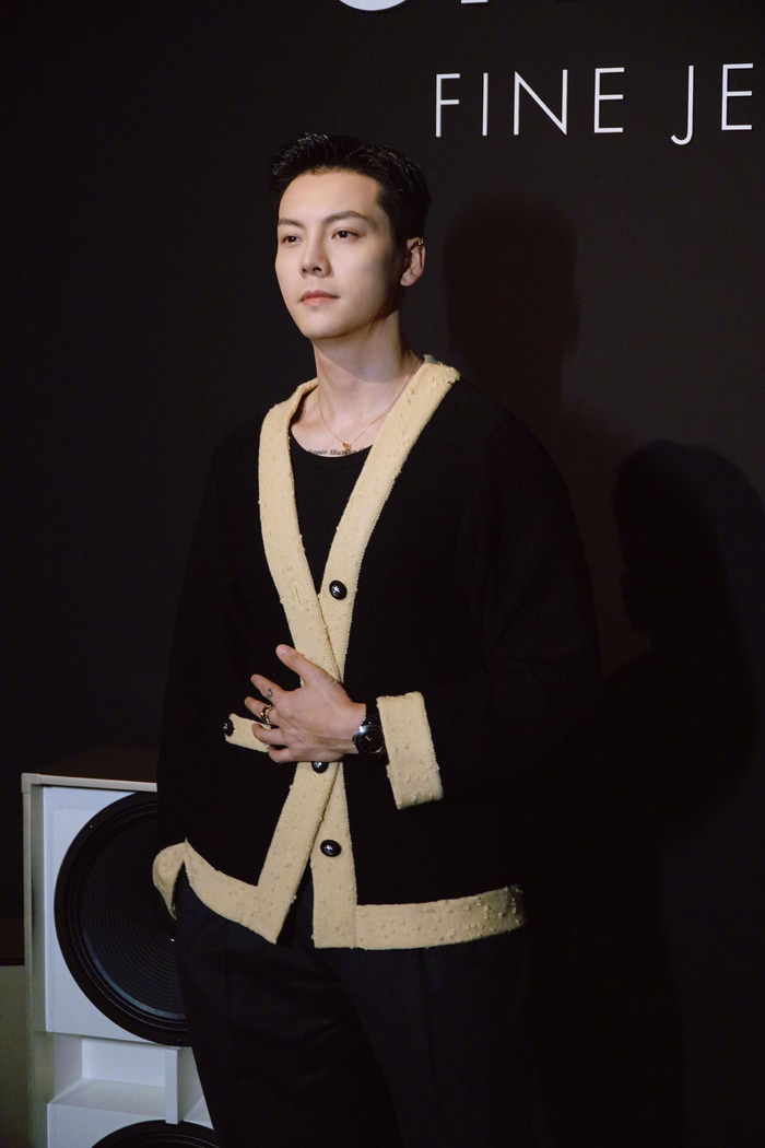 今晚,出席香奈儿COCO__财经头条