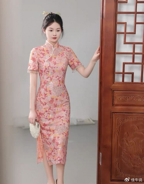 春日绮梦:天香旗袍定制,绽放您专属的粉色花语