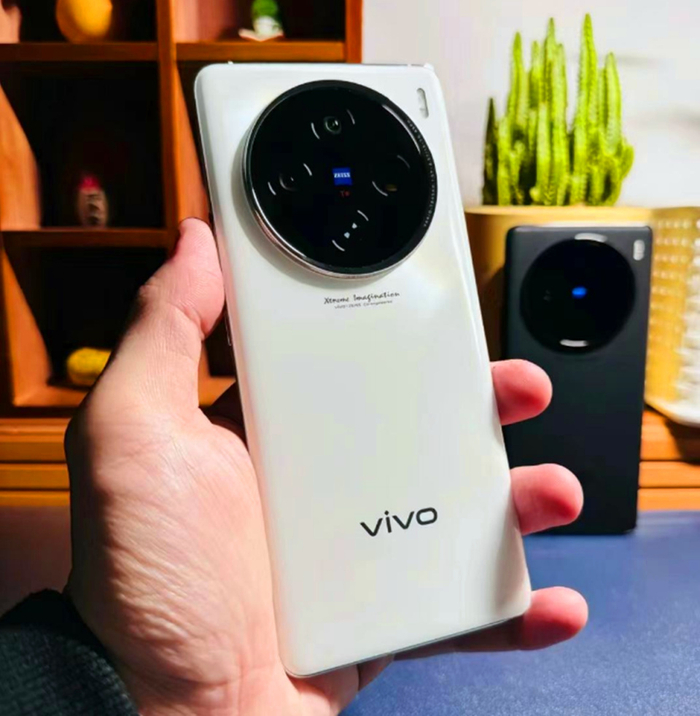 笔者预计vivo x100s将会保持与vivo x系列相近的定位,甚至要比vivo