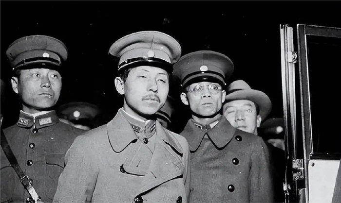 张学良长女张闾瑛:不嫁豪门嫁布衣,与父亲一样长寿,活到100岁|西安事变|张闾琳|于凤至|陶鹏飞|父女_新浪新闻