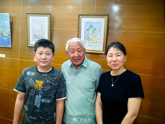 青少年艺术家的成长,需要我们共同的关注和支持.