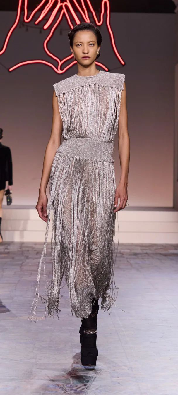 dior大秀:打破束缚,勇展女性多元风貌|迪奥|女性|纽约