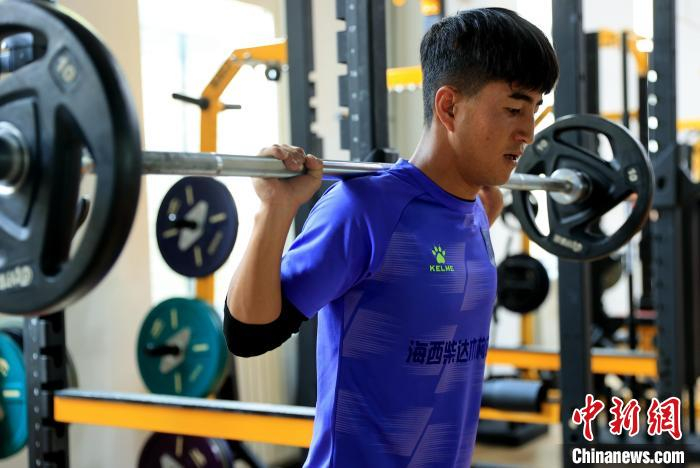 "大美青海·高原足球"超级联赛各球队全力备战