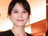 ″冻龄女神″俞飞鸿一袭黑裙优雅亮相 笑容迷人气质温婉
