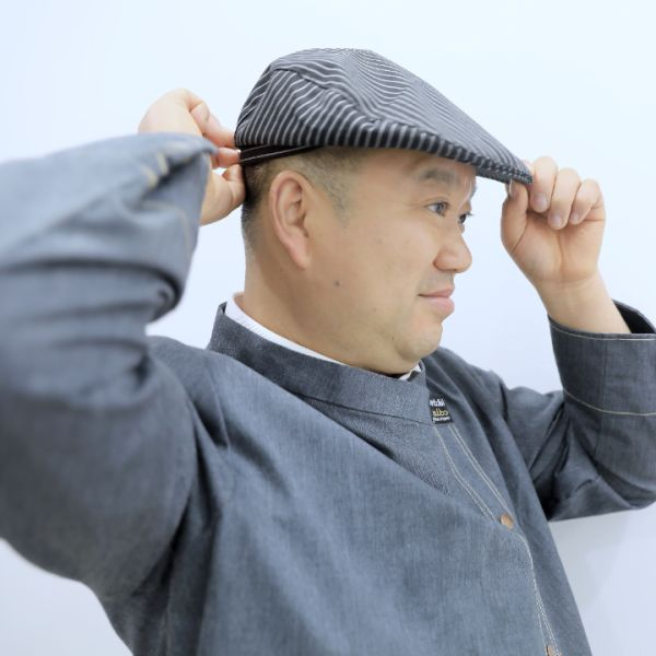 一家三口蜗居宿舍的厨师老郑默默助学宁夏西海固女孩11年