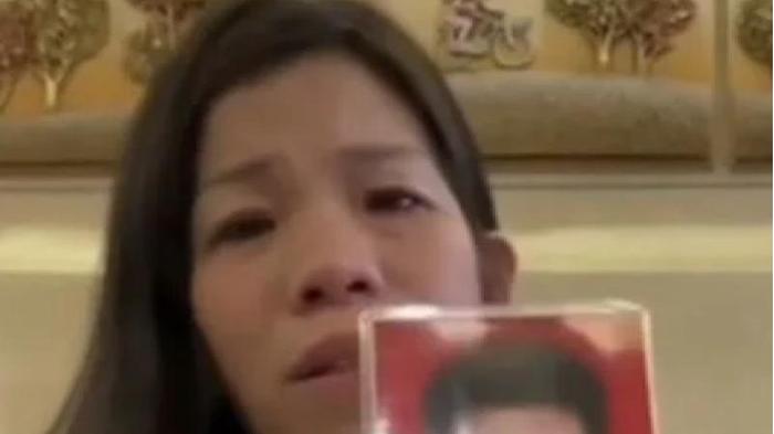 双胞胎小儿子医生谎称夭折“拐卖”，妈妈苦寻23年无果，太惨了