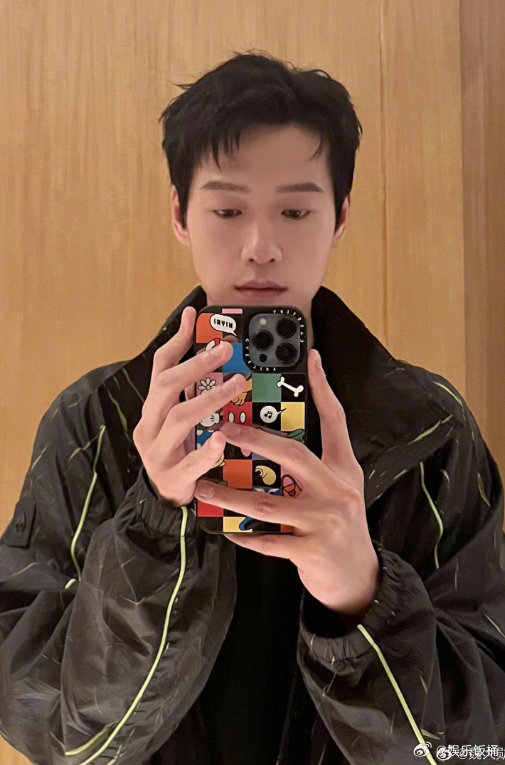 发现魏大勋的手真的是漫画手真的是手控人狂喜呀