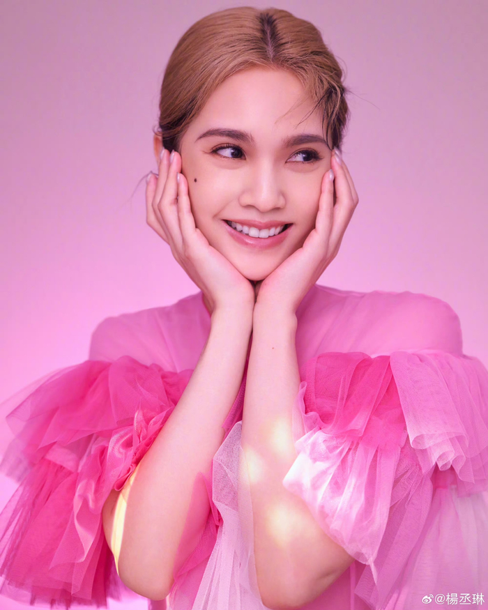 这组芭比色写真照充满了你的个性和魅力