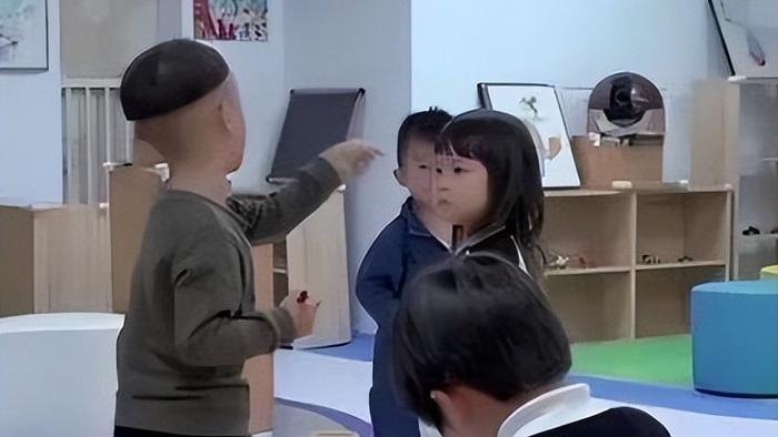 揪心！孩子被 “隐形欺凌” 盯上，老师难察觉，家长别再忽视