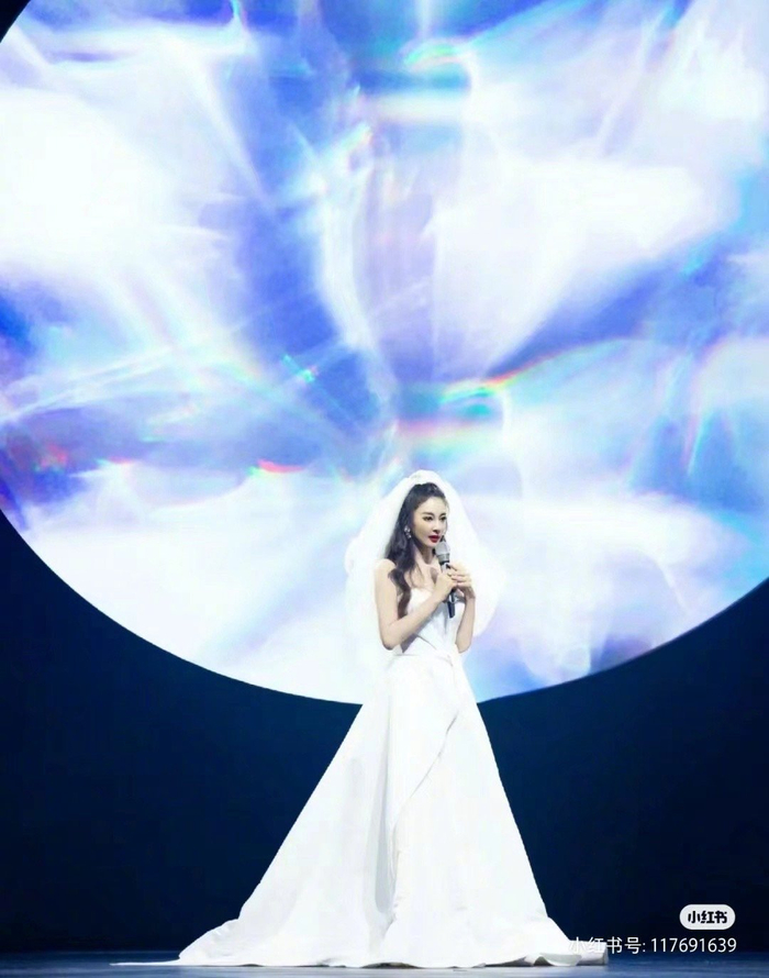 四年的时光真快今天看到张雨绮晒出的小长文真的很感动