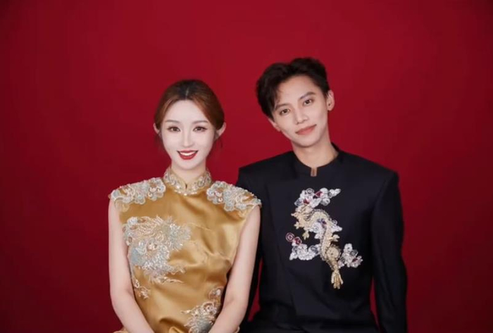 唐梓康康终于领证,网友:"2年前只办了婚礼没领证"