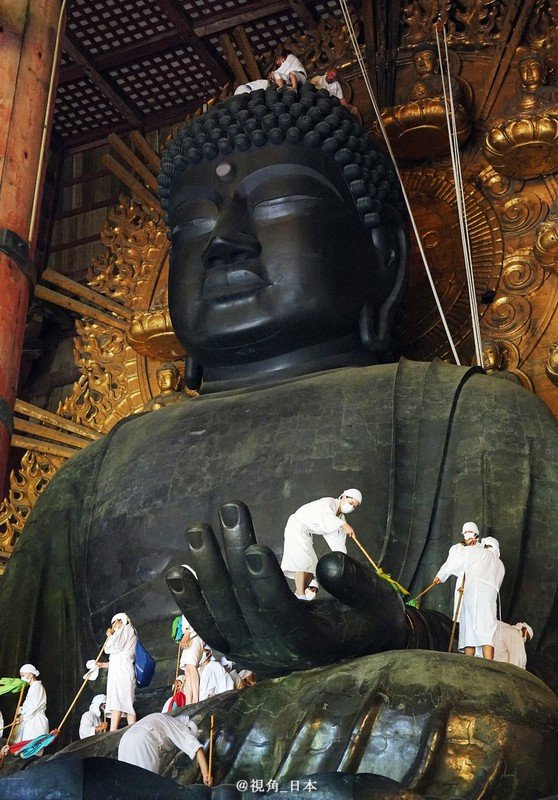 文化:奈良东大寺,一年一度的大佛擦身
