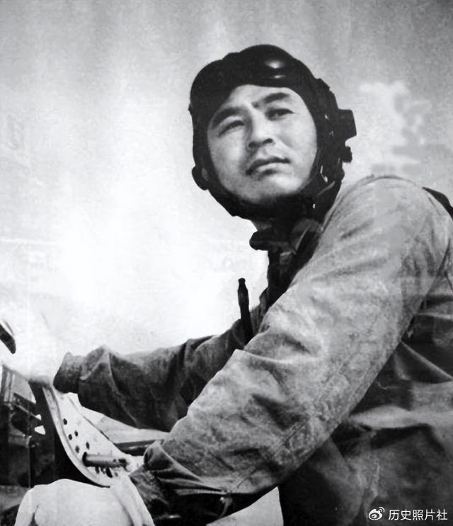 在上海锦江饭店的一个温馨的酒席上,高翔和史密斯这两位曾经的空中