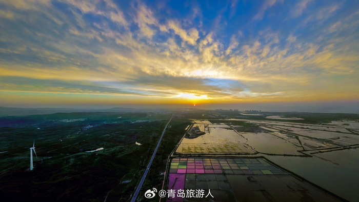 山东荣成的七彩盐田简直就是大地的眼影盘