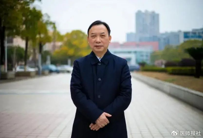 两会医声72|何清湖委员:培养中西医结合全科医生|全国两会_新浪新闻