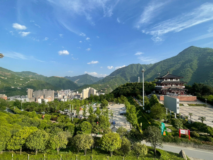 茶旅融合，小城镇安等你来观山观水观风景，品茶品茗品人生|镇安|象园|茶园_新浪新闻