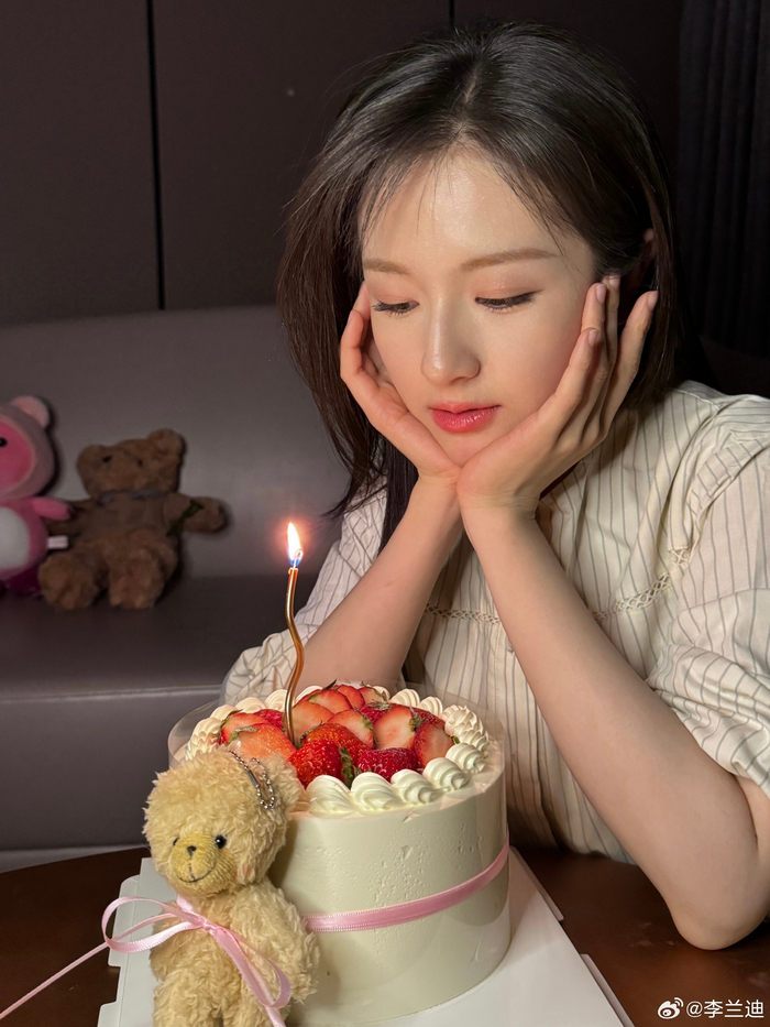 李兰迪好漂亮啊