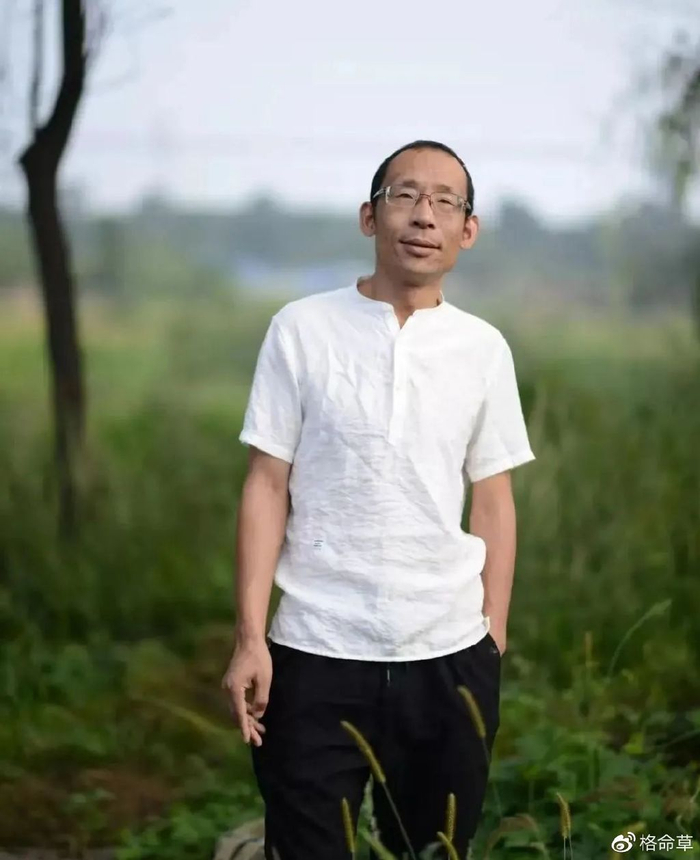 众人皆醉我独醒,评张二棍诗歌《独坐书》|诗人|星星|明月|狗|知心_新浪新闻