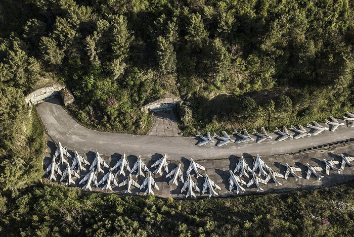 每个国家在大山底下都设有军事基地吗?|军事基地|基地|夏延山|乌拉尔山脉|美军_新浪新闻
