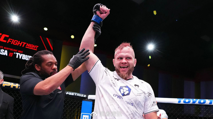 图瓦萨被迪布拉首回合降服告负遭遇职业生涯四连败