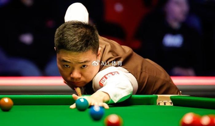 从02到53被打147无碍晋级丁俊晖逆转跻身世界公开赛64强