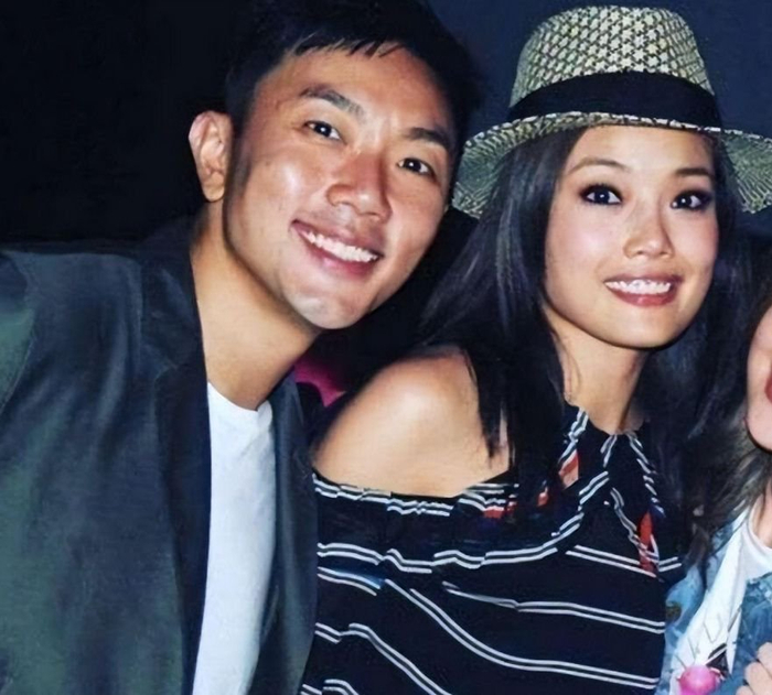 落魄歌手刘浩龙：岁月无情，爱情绝望，街头卖唱的他再次触动人心！