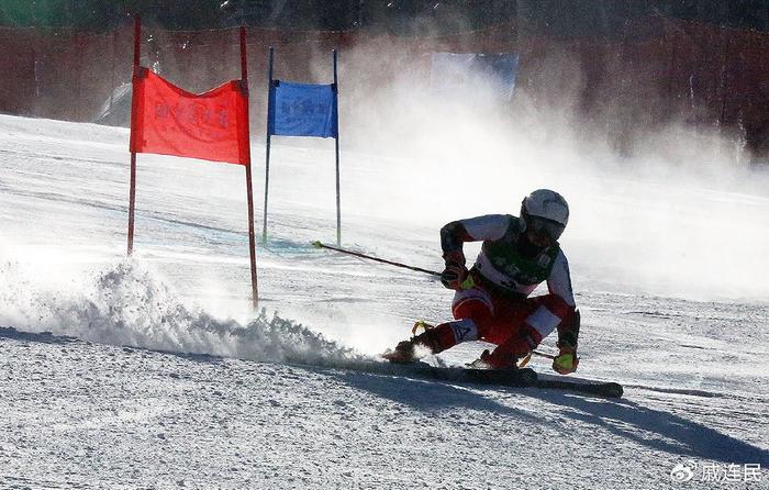 2023-2024雪耀中國·高山滑雪積分賽崇禮開賽 189名滑雪愛好者參加