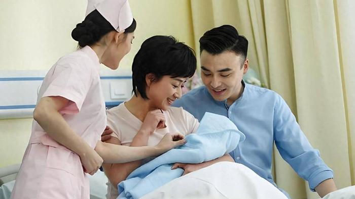 出生率持续走低，赵燕菁教授：不生孩子就下调养老金！