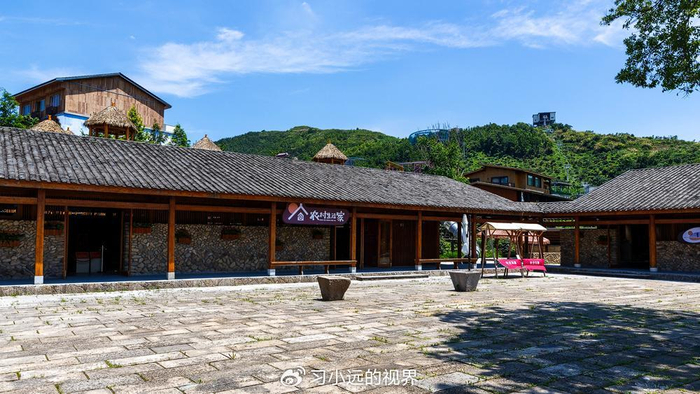 可以根据自己口味选择用餐,村民食堂主打当地农家菜,像大荆米粉,乐清