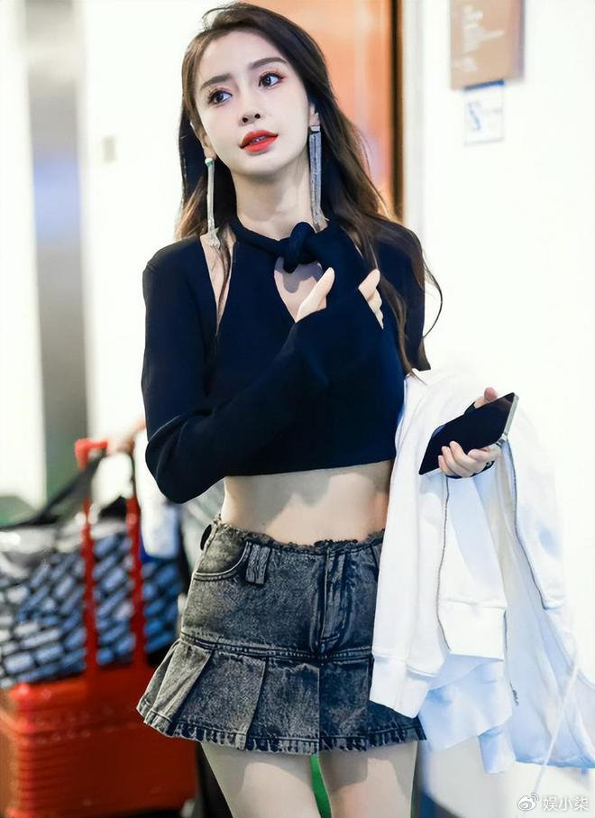 杨颖禁言风波发酵,多家品牌紧急避险,一细节让其仍有翻盘机会__财经头