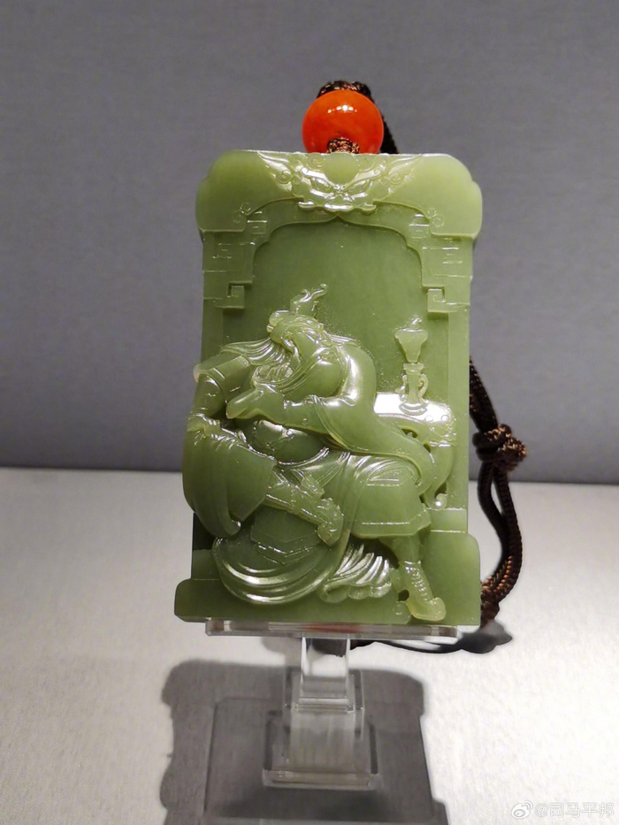 放几张在鞍山市拍到的一些辽宁岫岩玉雕刻作品