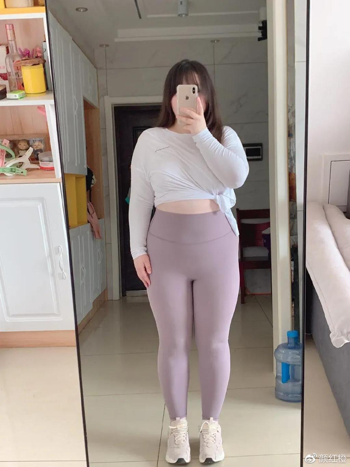 腿粗屁股大的女生别穿瑜伽裤出门了暴露身材短板显土气