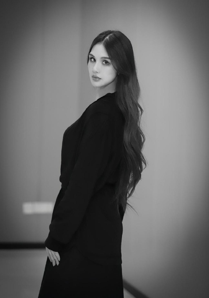 时尚北京杂志专访女演员歌手张一禾在春天绽放多元人生