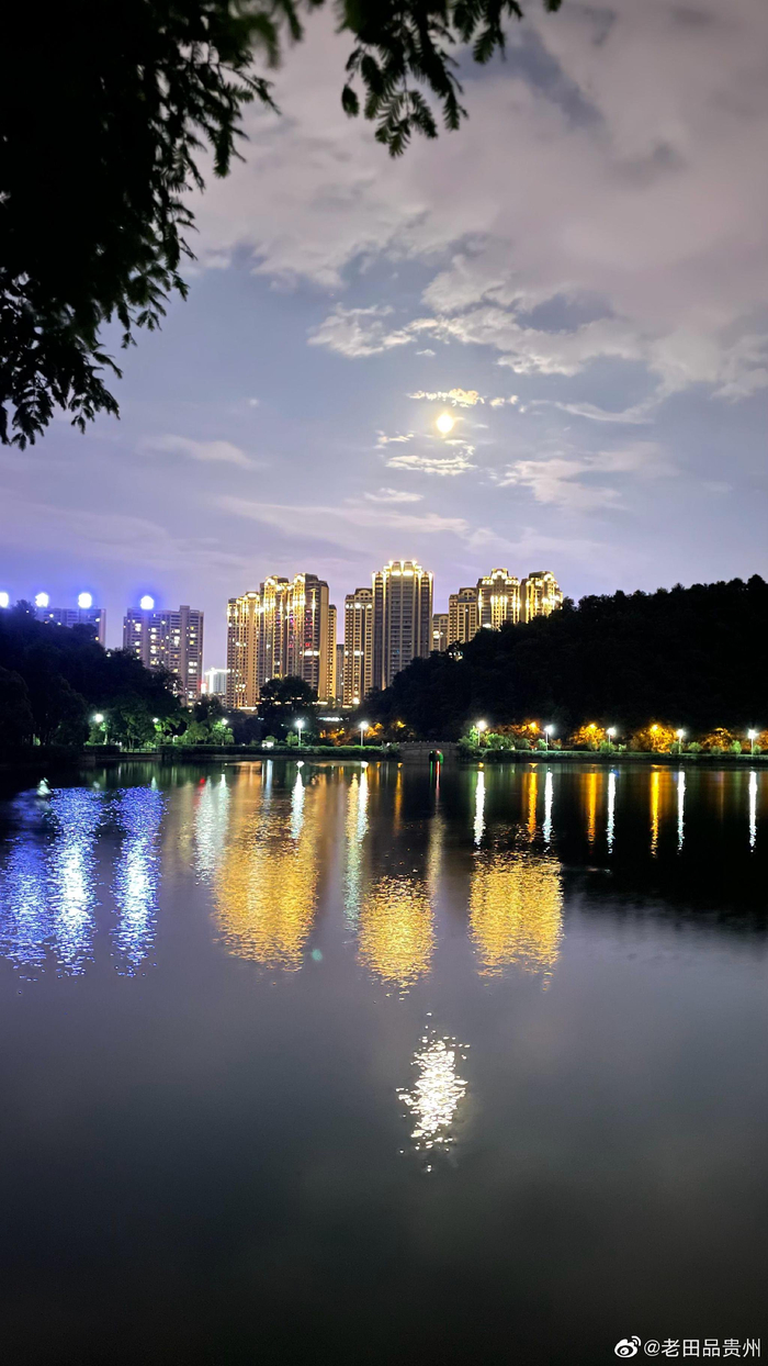 观山湖公园的夜色真美