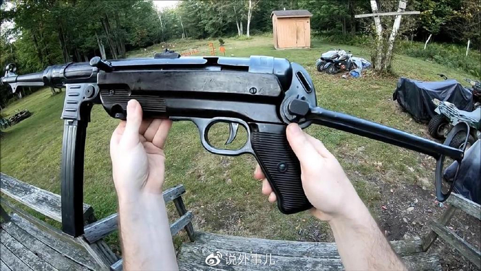 它是二战冲锋枪经典之作 作为德军制式武器 被广泛用于各个战场