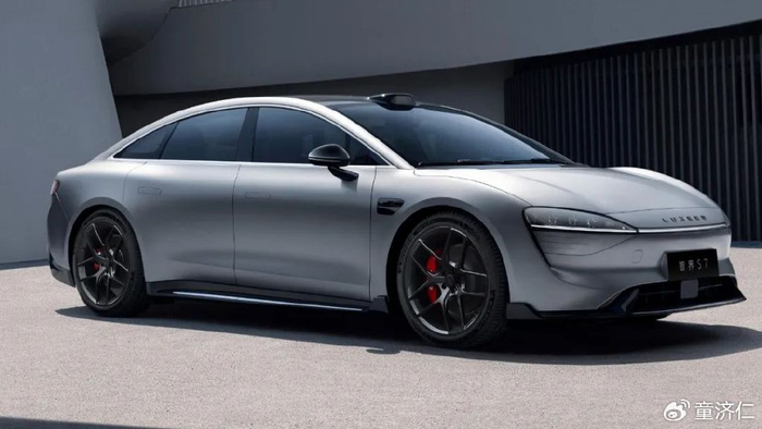 很多人都会觉得华为技术加持下的智能汽车有"黑科技",因为他们看到了