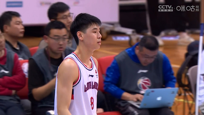 丢主场,焦泊乔15 9,广州队以下克上|青岛队|杨瀚森|杨金蒙_新浪新闻
