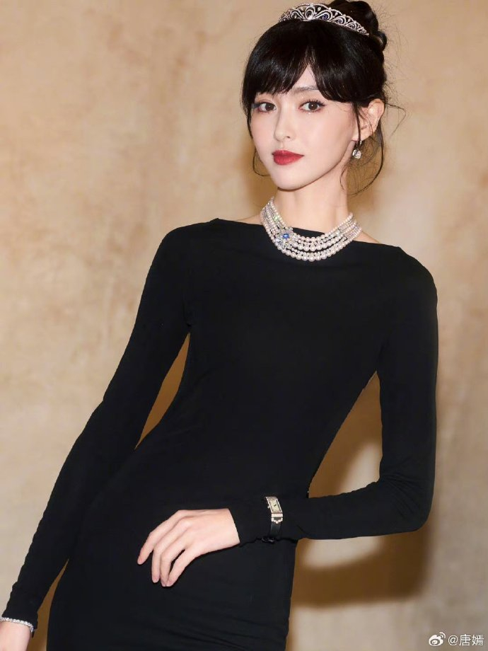 唐嫣新商务和杂志时尚资源真的好好啊太令人期待了