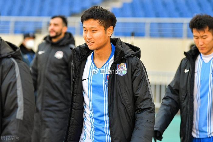 新赛季踢中甲都一分钟没上,曾是李霄鹏嫡系|陈科睿|鲁能|中甲_新浪