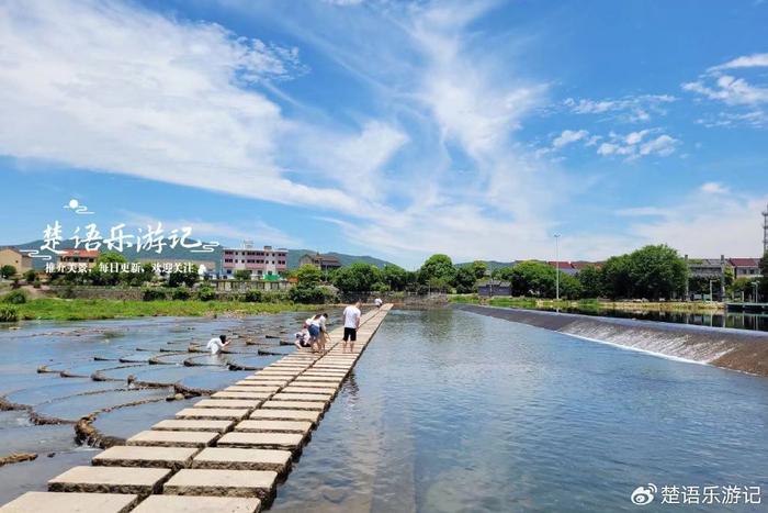 诸暨龙鳞坝图片