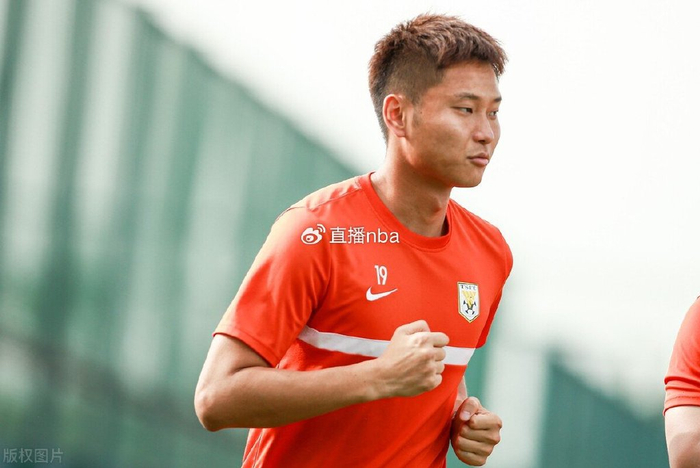 新赛季踢中甲都一分钟没上,曾是李霄鹏嫡系|陈科睿|鲁能|中甲_新浪