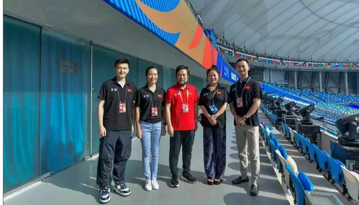 成都大运会闭幕式主持阵容曝光,张韬再挑重任,李东宁耳环是亮点|央视