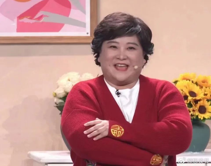 贾玲背后的贵人藏不住了|热辣滚烫|贾玲|冯巩_新浪新闻