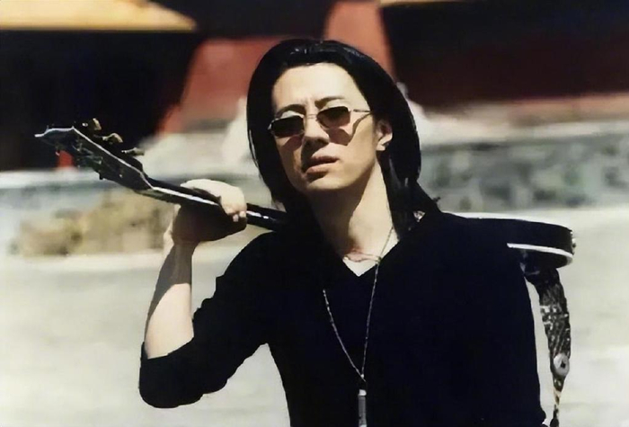 为和老婆和好参加《披哥》，“摇滚教父”郑钧为何被刘芸拿捏？