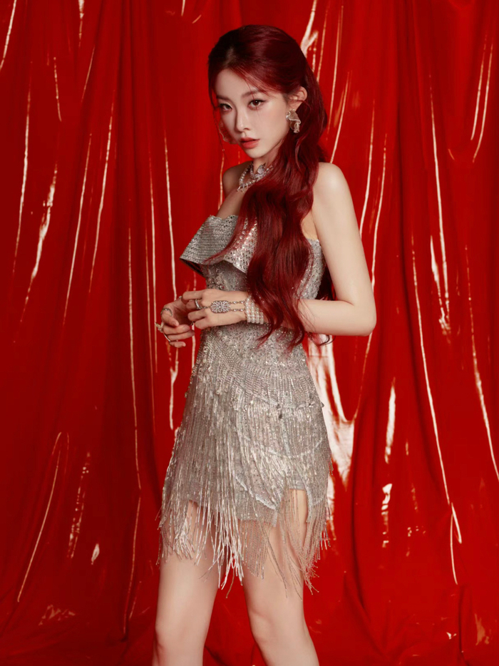 红发喻言!飒!每个造型都好好看啊!