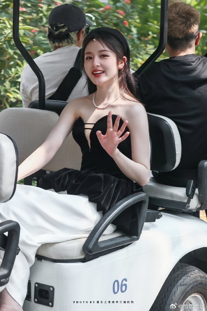 李兰迪线下活动饭拍姐你真的好伟大一张脸