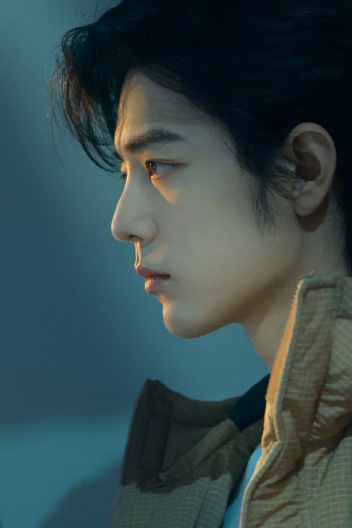 肖战日常精彩瞬间分享绽放绝美颜值