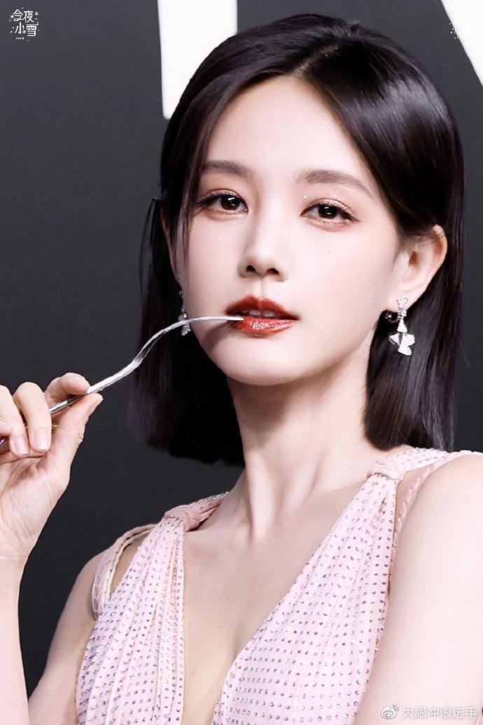 李一桐照片合集!温柔似水!