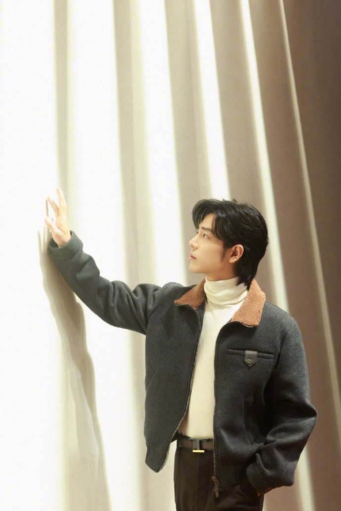 肖战日常精彩瞬间分享绽放绝美颜值